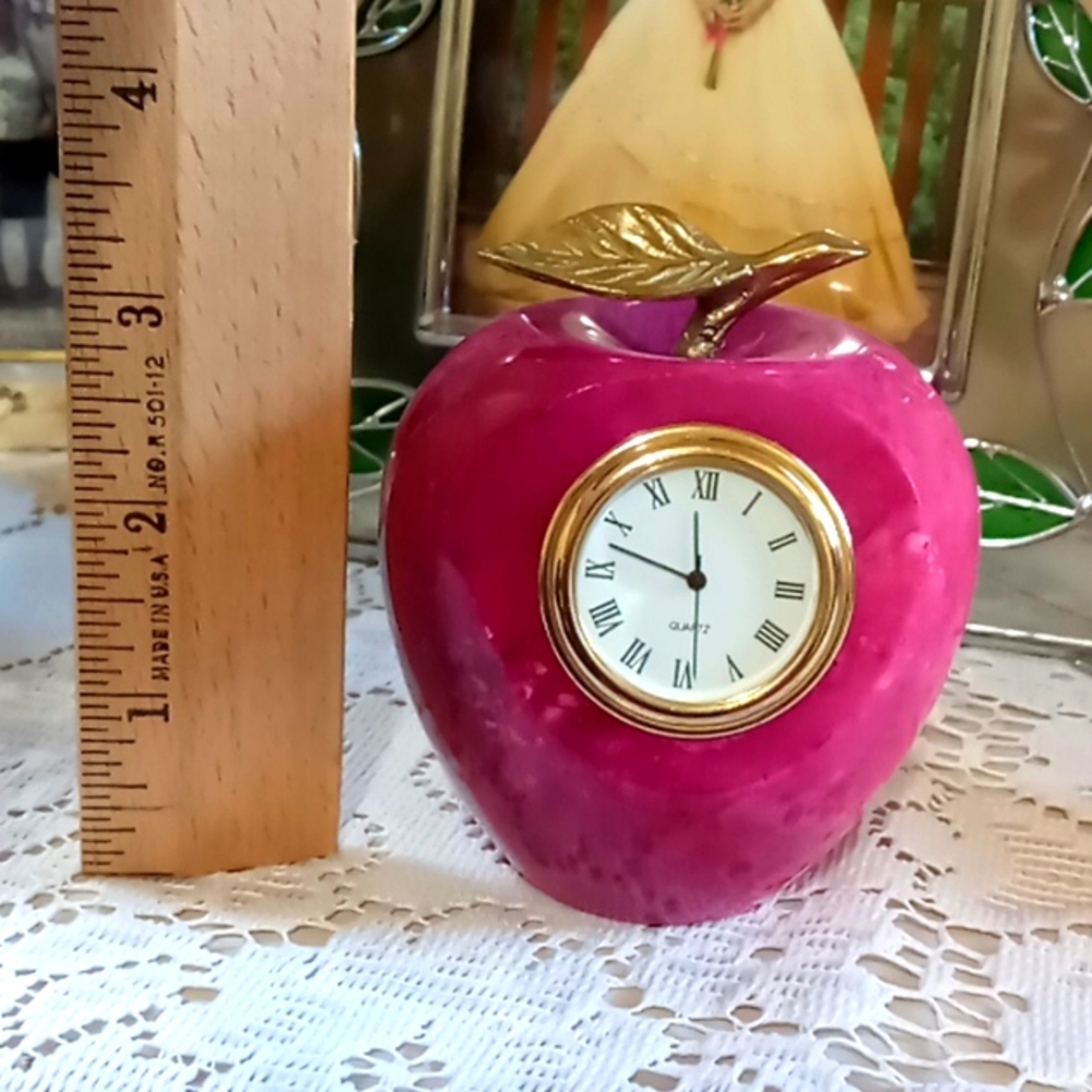 GENUINE MARBLE/ONYX APPLE CLOCK PAPERWEIGHT